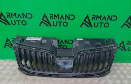 Решетка радиатора Skoda Octavia 2017-2020 5E0853653AZD4 3 A7 (5E)