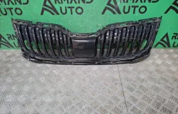 Решетка радиатора Skoda Octavia 2017-2020 5E0853653C041 3 A7 (5E)