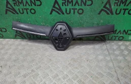 Накладка решетки радиатора Renault Logan 2018-2022 623826051R 2