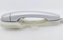 Ручка двери передняя правая внешняя для Hyundai Solaris на фотографиях