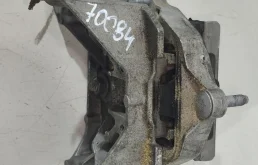Подушка крепления КПП 8K0399151BD  2.0 TSI Audi