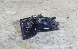 Фонарь внешний правый для Skoda Rapid 2025 года на фотографиях