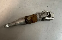 Рулевой карданчик Volvo XC90 8650236 B5254T2