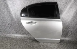 Дверь задняя правая Honda Civic 4D FD R18A1