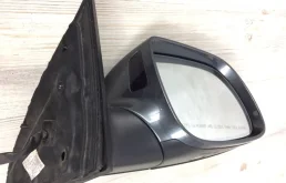 Стекла и зеркала для Audi Q7 2012 года на фотографиях