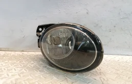 ТУМАНКА VOLKSWAGEN ПРАВАЯ 3C0941700B  XE282Z