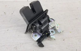 Замок багажника для Skoda Rapid 2014 года на фотографиях