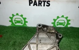 Кронштейн генератора Volkswagen Transporter 070903143C T5 BNZ