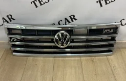 Решетка радиатора со значком VW Touareg 3 -line 2018- CR7