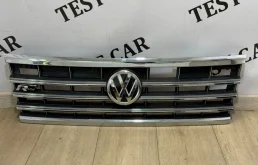 Решетка радиатора со значком VW Touareg 3 -line 2018- CR7