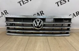 Решетка радиатора со значком VW Touareg 3 -line 2018- CR7