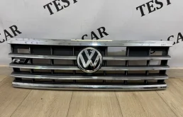 Решетка радиатора со значком VW Touareg 3 -line 2018- CR7