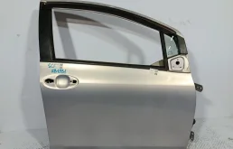 ДВЕРЬ TOYOTA VITZ YARIS 6700152260 ПЕРЕДНЯЯ ПРАВАЯ  голубой KB1931