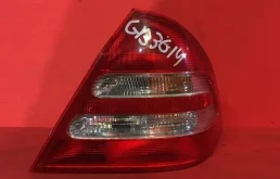 Фонарь задний правый Mercedes-Benz C-Class W203 Седан  2000—2008  M111951 2.0L 1998 куб.см. бензин 95 кВт (129 л.с.) DOHC АКПП