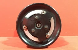 Компрессор кондиционера Opel Astra J Хэтчбэк 5 дв. 2009-2015  A14XER (LDD) 1.4L 1398 куб.см. бензин 74 кВт (100 л.с.) Ecotec МКПП