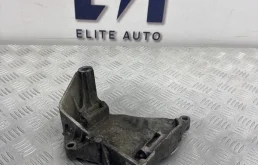 Кронштейн генератора VW Touareg 2005 070903143C 1 2.5D