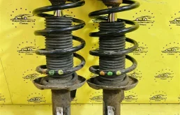 Стойка амортизатора Volkswagen Passat B6 3C0413031AT, передняя