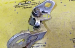 Петля двери Ford Focus 3 1781671, передняя правая