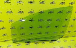 Стекло двери Toyota Yaris 6812052180 XP90, переднее левое