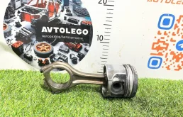 Поршень с шатуном Land Rover Discovery Sport 2016 LR073830 L550 204DTD