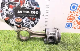 Поршень с шатуном Land Rover Discovery Sport 2016 LR073830 L550 204DTD