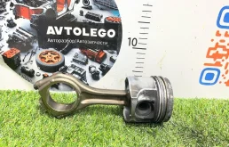 Поршень с шатуном Land Rover Discovery Sport 2016 LR073830 L550 204DTD