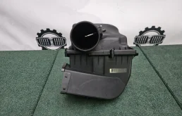 Корпус воздушного фильтра BMW 13718620945