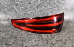 Фонарь в крышку багажника задний правый Audi Q3 8U