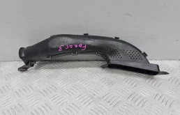 Воздухозаборник Ford Focus 3 CB8