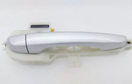 Ручка двери передняя правая внешняя для Hyundai Solaris на фотографиях