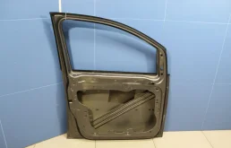 Дверь передняя левая для Volkswagen Touran 2008 года на фотографиях