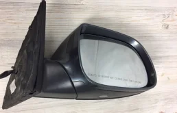 Стекла и зеркала для Audi Q7 2012 года на фотографиях