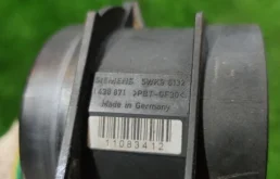 Датчик массового расхода воздуха для BMW X5 на фотографиях