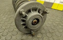 Пружина амортизатора задняя для BMW 5er 2012 года на фотографиях