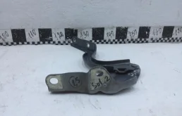 Петля капота левая для Hyundai Solaris 2021 года на фотографиях