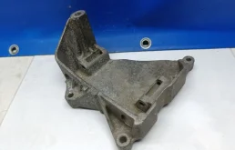 Кронштейн генератора Volkswagen Touareg 2008 070903143C 7L 2.5D BAC