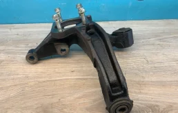Кулак TOYOTA Camry 4230448010 50, задний правый
