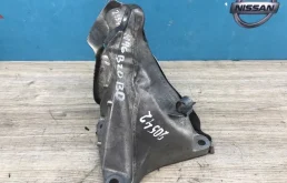 Кронштейн двигателя BMW 3 22116760308 E90 N46B20BD, передний правый