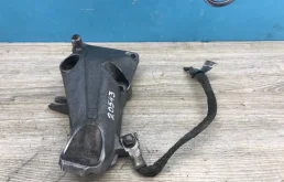 Кронштейн двигателя BMW 3 22116760307 E90 N46B20BD, передний левый