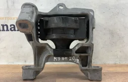 Подушка двигателя Mazda 3 GHS439060 BM