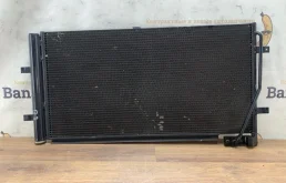 Радиатор кондиционера Audi Q3 8U0260401C 8U