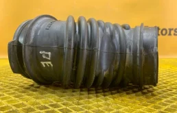 Воздушный патрубок Mazda CX-5 PY013221 KF 2.5 PY