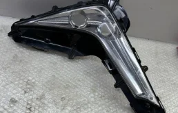 Стекло фары Lexus LX570 2020 8138260020 URJ202 3UR-FE 5.7, переднее левое