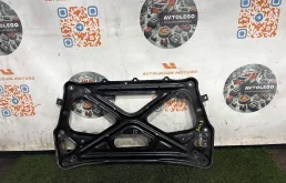 Распорка подрамника Audi A6 2012 4H0399345Q C7 CDUD, передняя