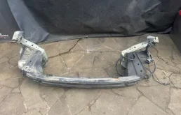 Усилитель переднего бампера Volvo V70 31253241