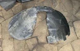 Подкрылок Volvo S40 30678144, передний правый