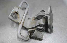 Петля задней правой двери нижняя 3C4833412C для VW Passat B6 2005-2010