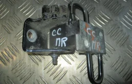 Петля передняя правая нижняя 3C8831412A, 3C8831412B, 3C8831412C для VW Passat B6 2005-2010