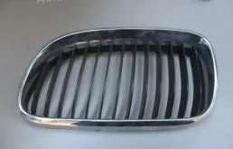 Ноздря / Решетка капота BMW 3 серия E90/E91/E92/E93 рестайлинг (2008—2013)