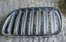 Ноздря / Решетка капота BMW X3 E83 рестайлинг (2006—2010)